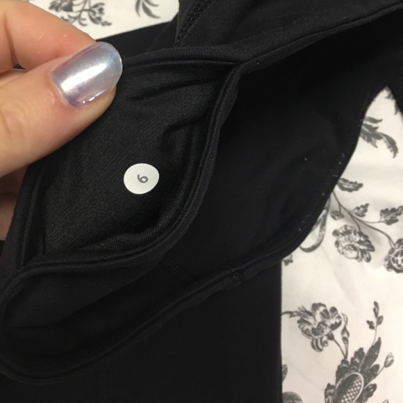 Lululemon yoga pants - Picture 4 of 5